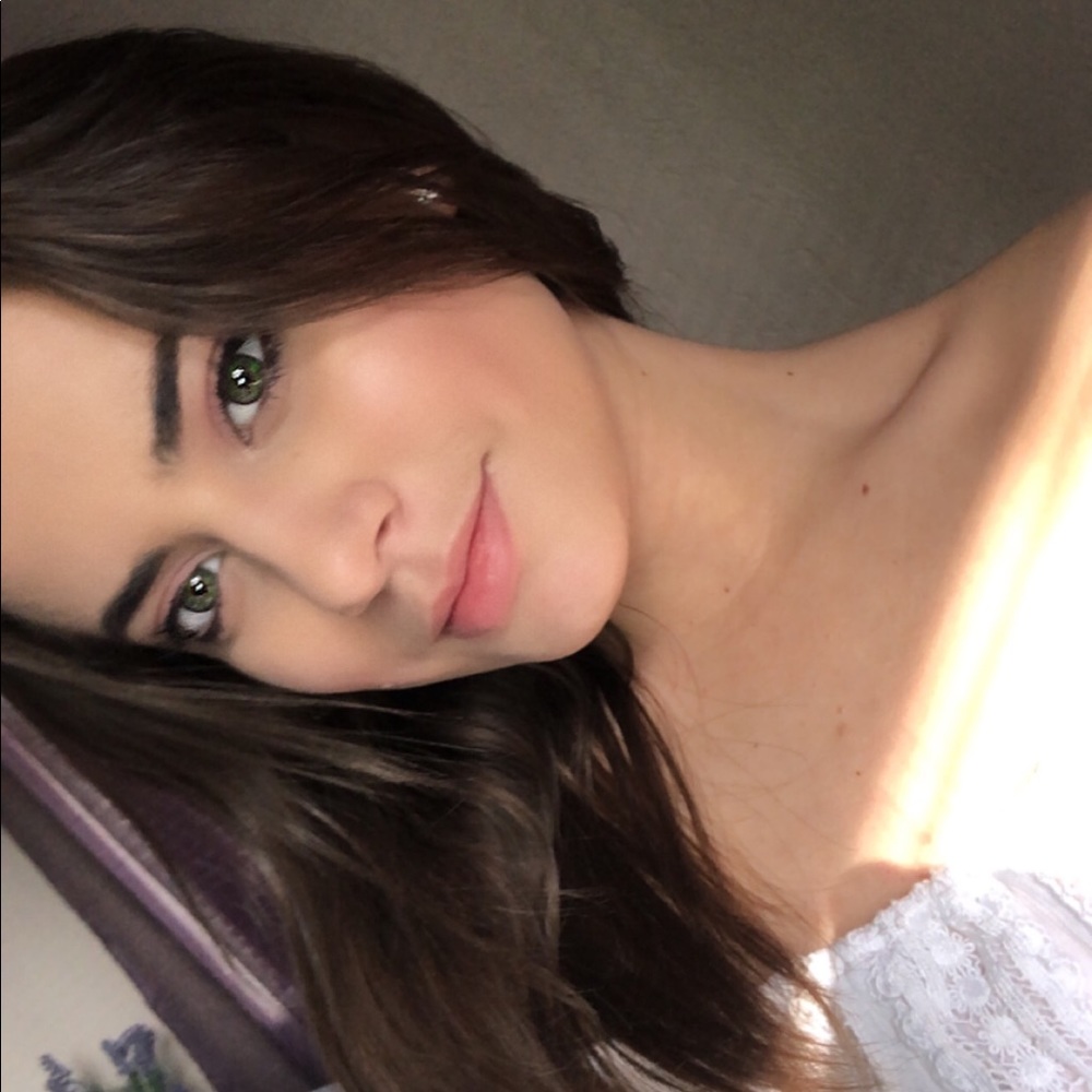 Meet your Posher, Milena